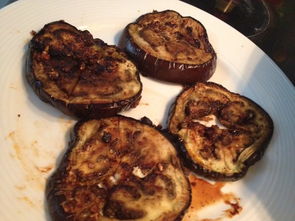 云儿猫与茄子云 一场关于想象力的温柔邂逅