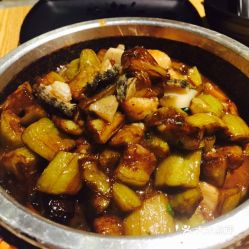 南京云渡餐厅石锅鲍鱼鸡粒茄子实测评析 口味与用户体验深度解析